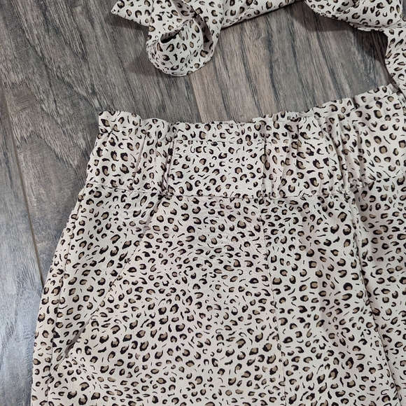 Sanctuary Cheetah Paper Bag Shorts - Picture 6 of 6